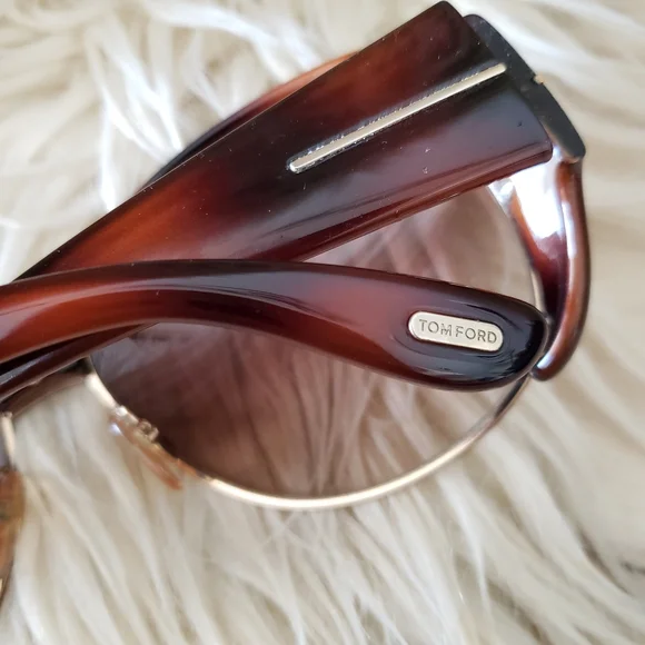 TOM FORD - Sunglasses & case